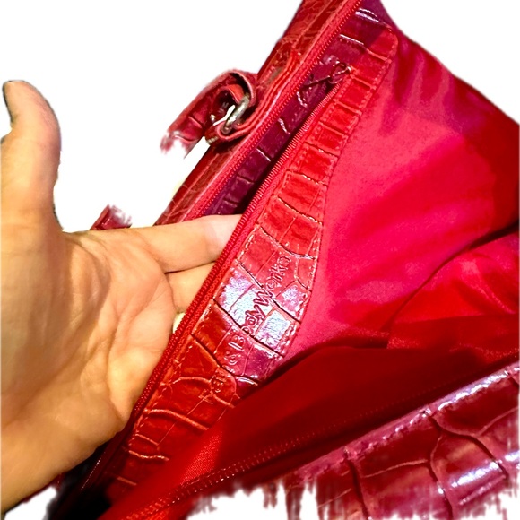 VTG BATH& BODY WORKS SPECIAL EDITION RED CROC EMBOSSED FAUX LEATHER CARRY ON BAG - Picture 6 of 11